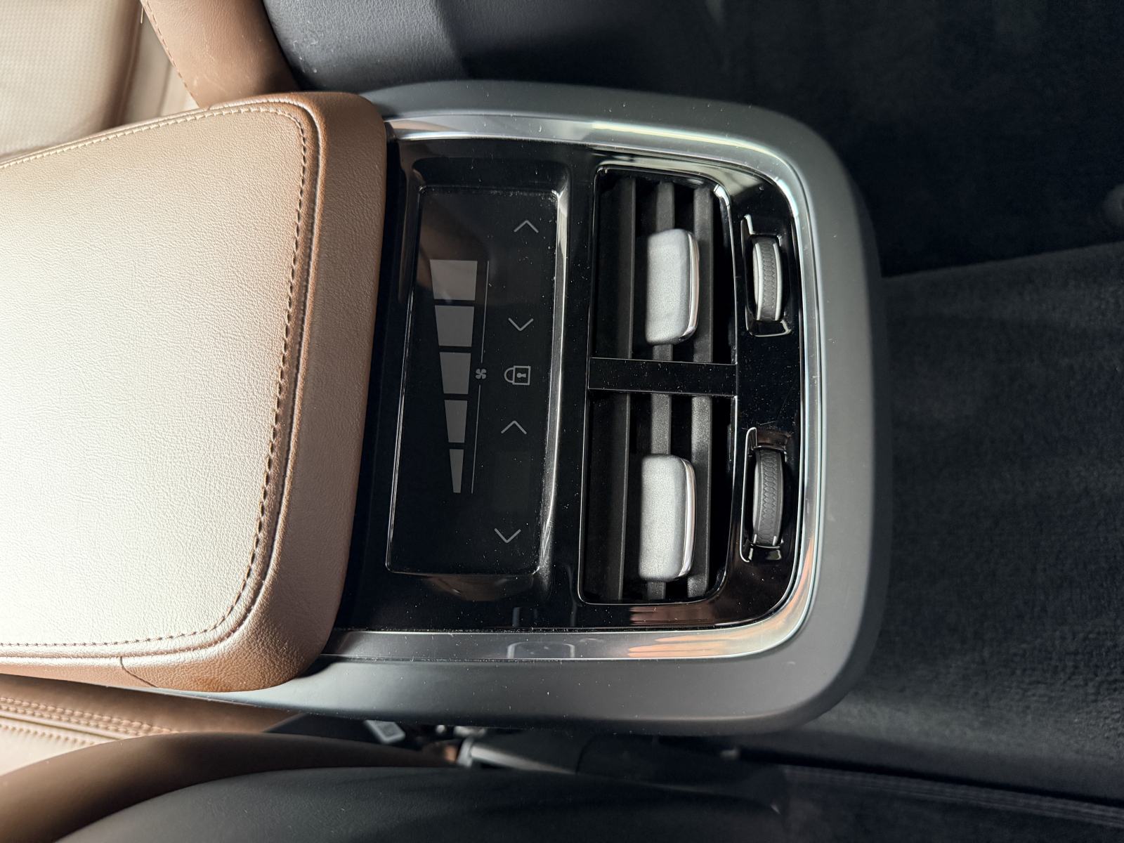 Volvo S90 B5D AWD INS CR.MOMENTUM NIJE UVOZ, fotografija 19