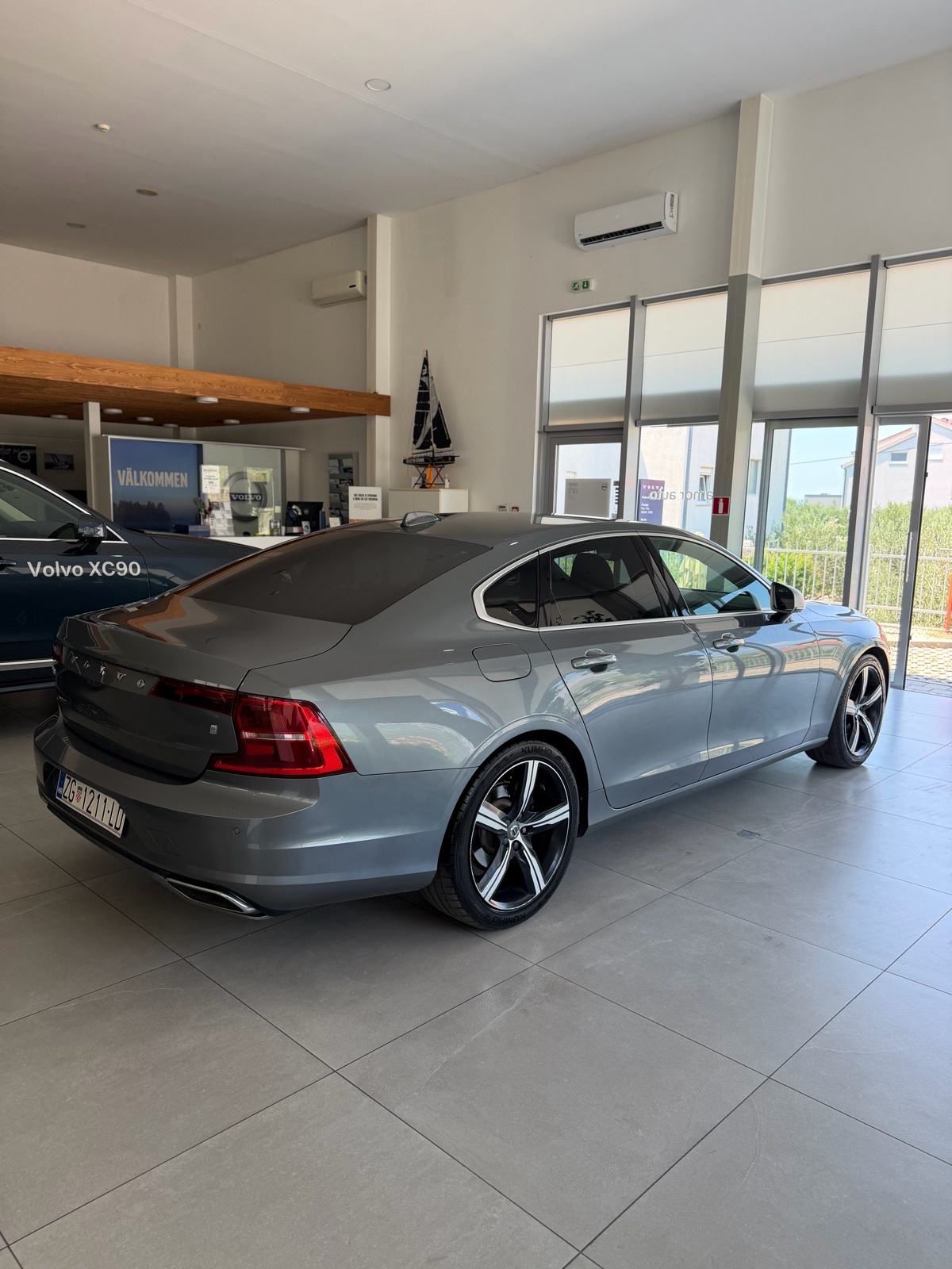Volvo S90 D3 automatik, fotografija 3