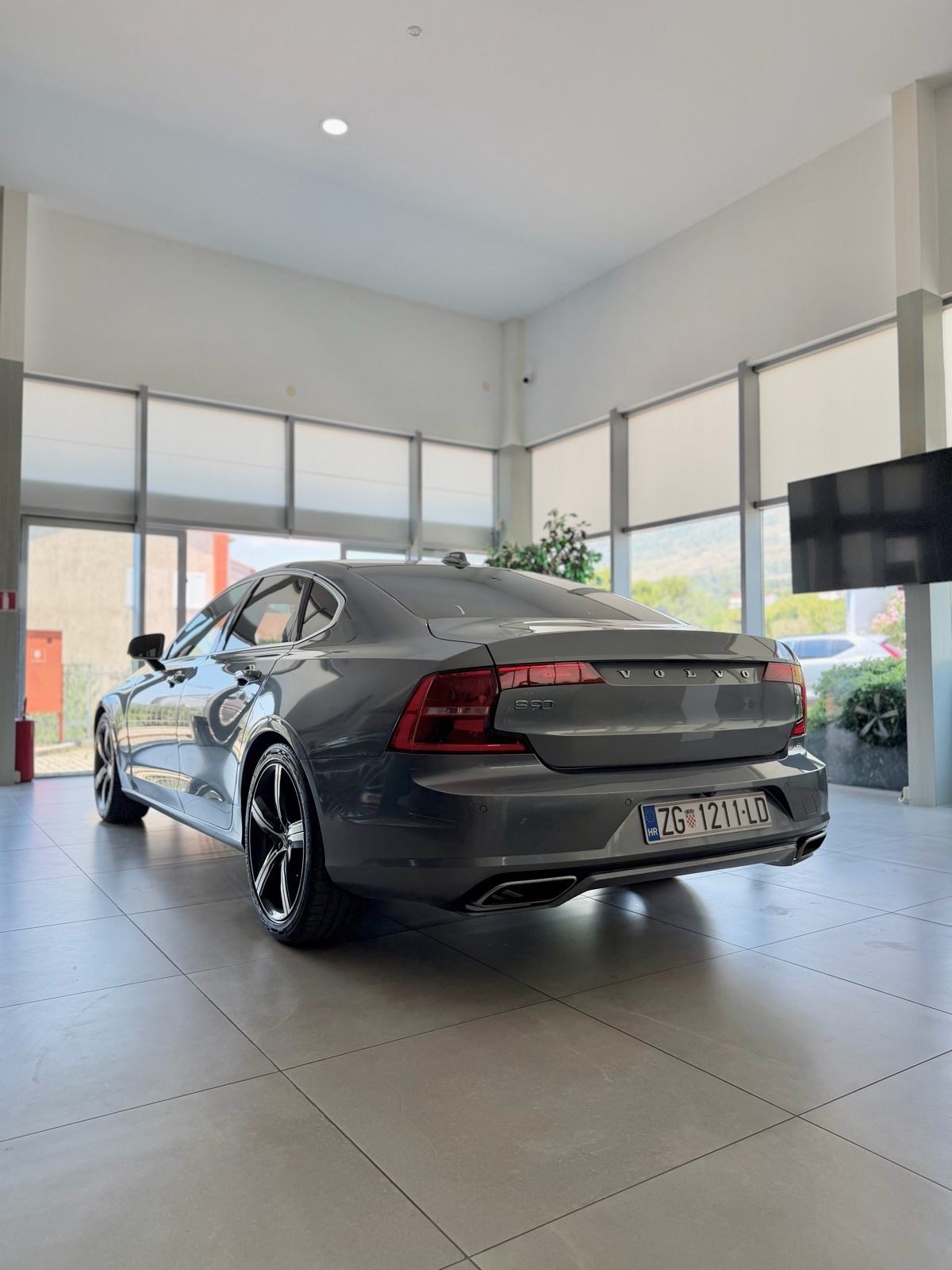 Volvo S90 D3 automatik, fotografija 4
