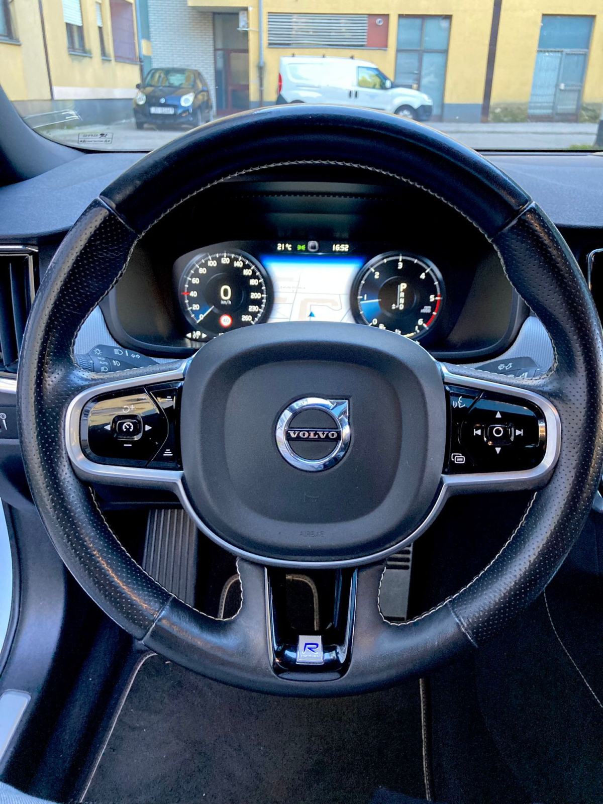 Volvo S90 D4 R DESIGN, fotografija 11