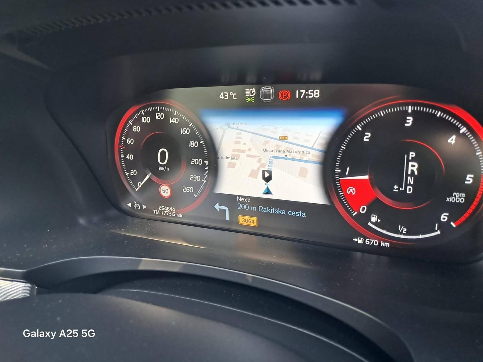 Volvo S90 D4 R DESIGN, fotografija 6