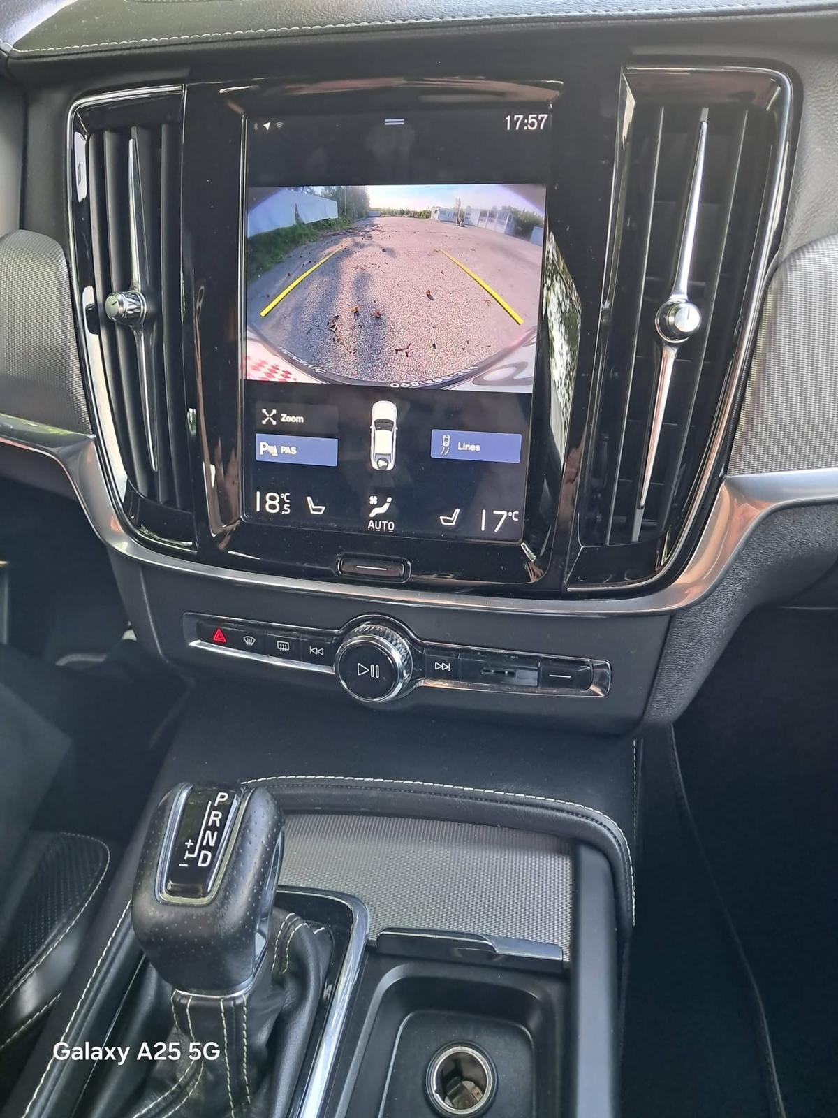 Volvo S90 D4 R DESIGN, fotografija 11