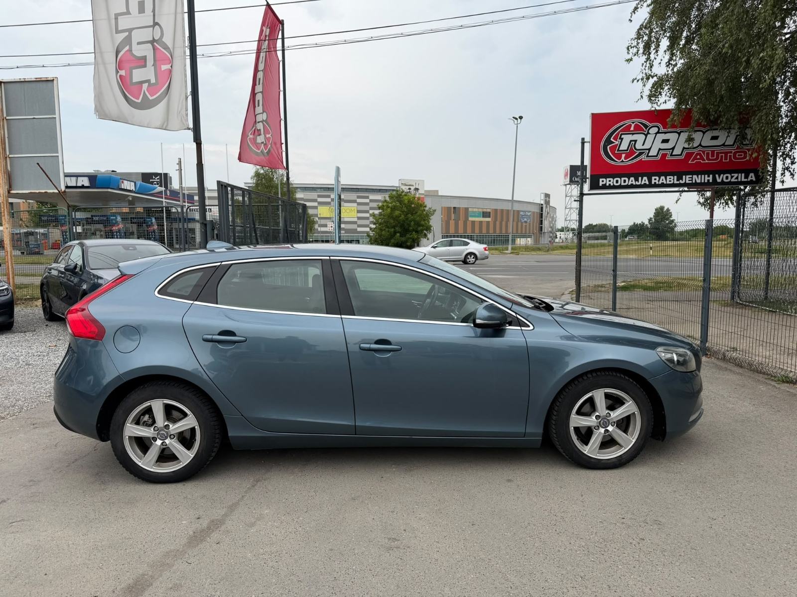 Volvo V40 1.6 D KLIMA - ALU - KAMERA - TEMPOMAT - AUTOKREDIT, fotografija 7