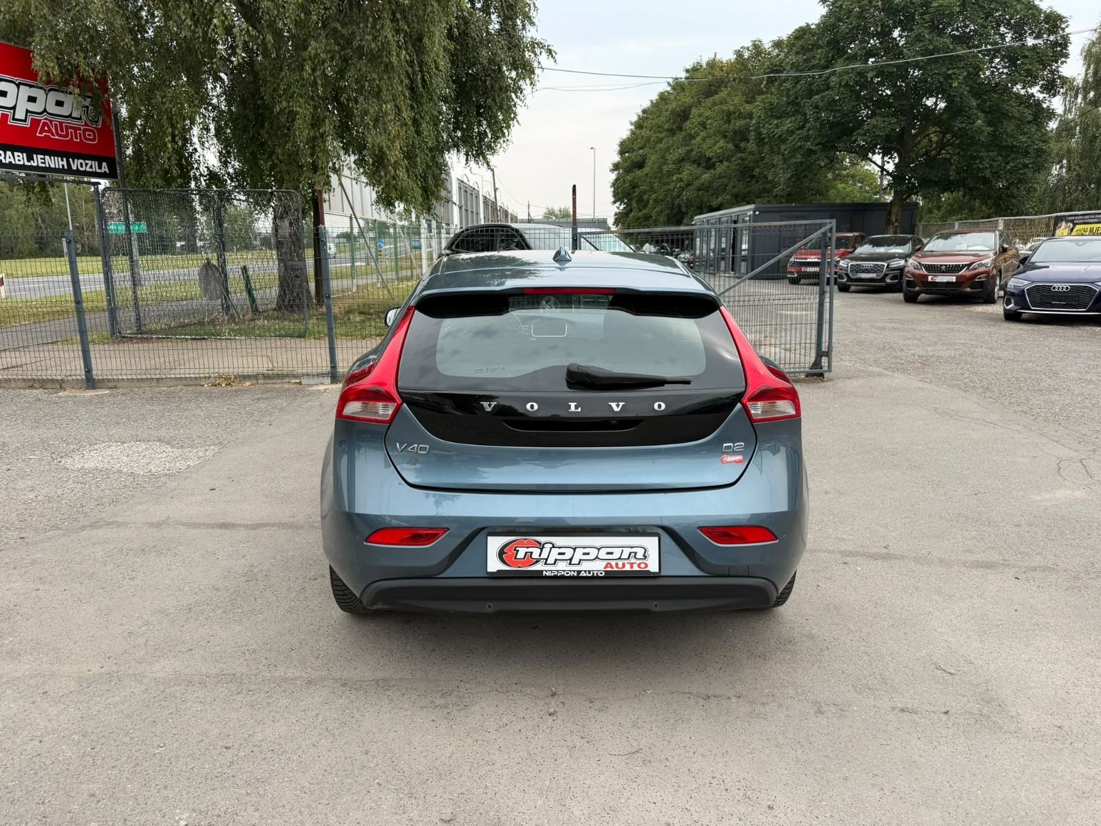 Volvo V40 1.6 D KLIMA - ALU - KAMERA - TEMPOMAT - AUTOKREDIT, pogled izvana - slika 5