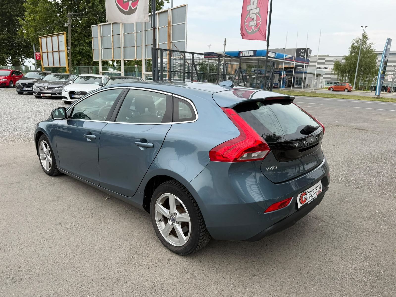Volvo V40 1.6 D KLIMA - ALU - KAMERA - TEMPOMAT - AUTOKREDIT, pogled izvana - slika 4