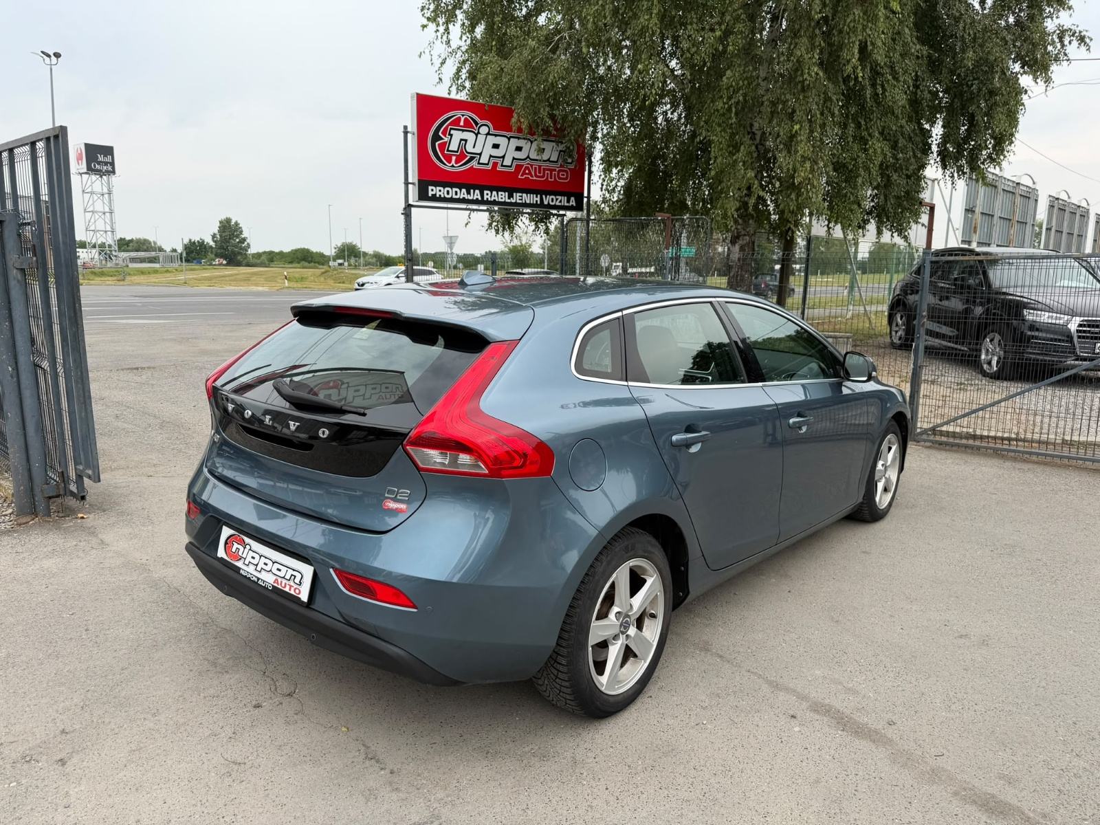 Volvo V40 1.6 D KLIMA - ALU - KAMERA - TEMPOMAT - AUTOKREDIT, fotografija 6