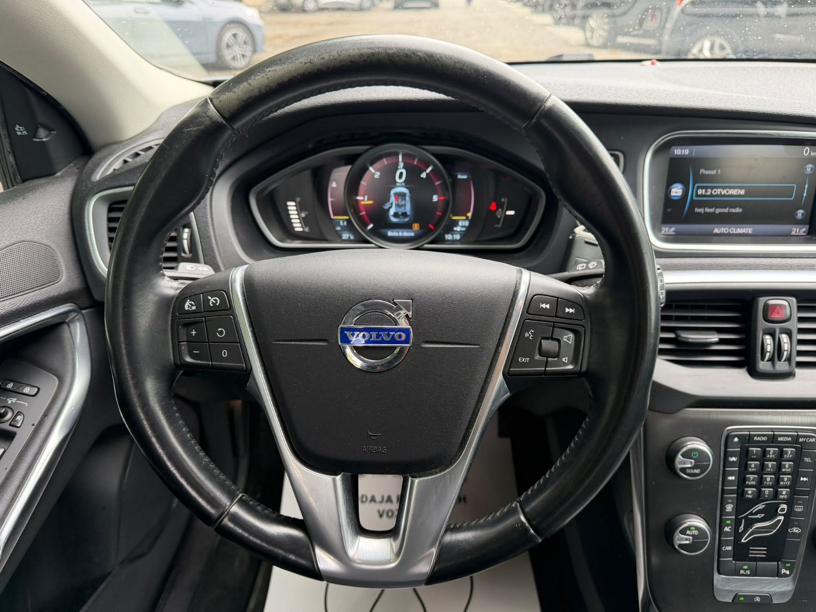 Volvo V40 1.6 D KLIMA - ALU - KAMERA - TEMPOMAT - AUTOKREDIT, fotografija 14
