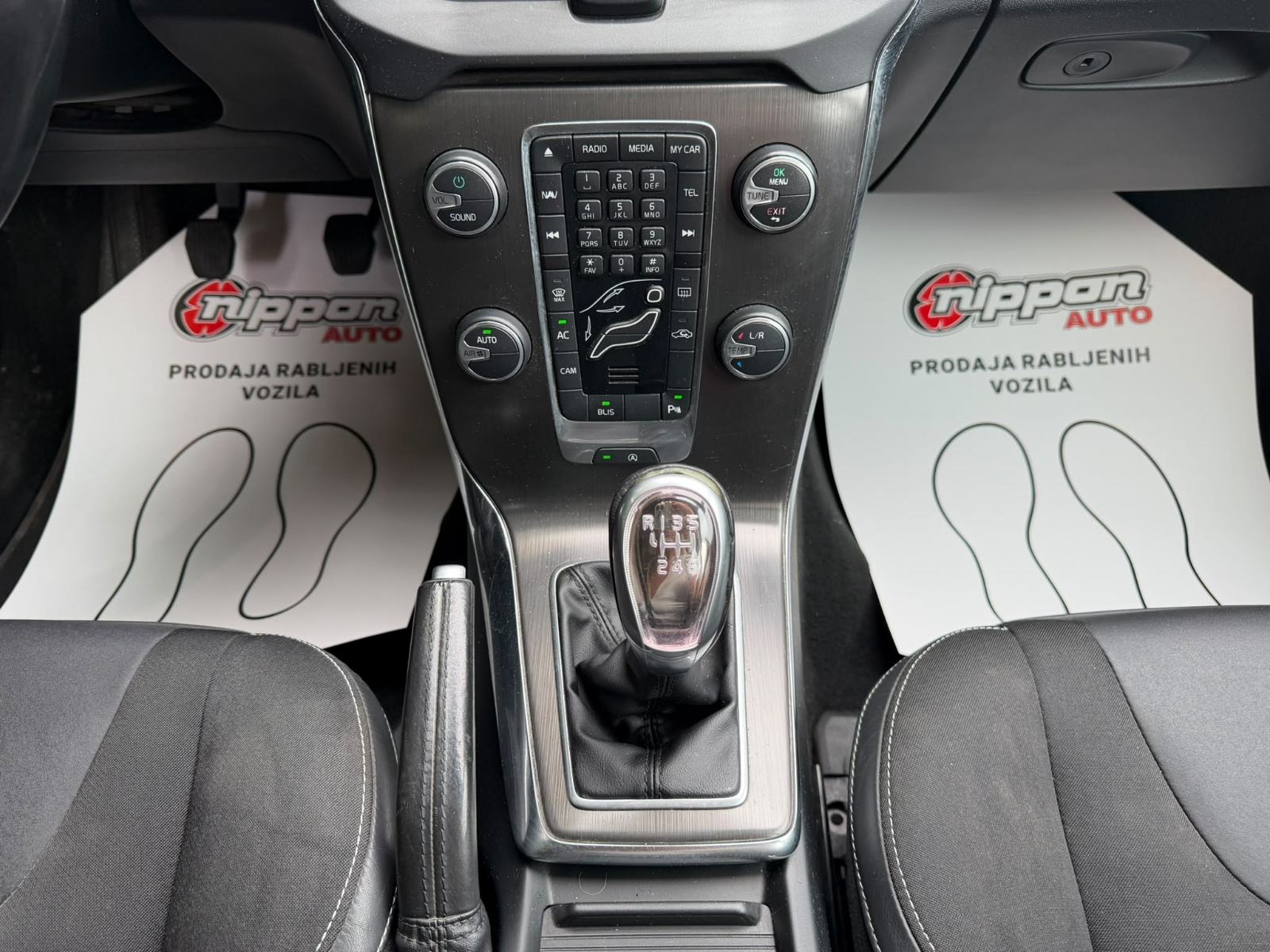 Volvo V40 1.6 D KLIMA - ALU - KAMERA - TEMPOMAT - AUTOKREDIT, fotografija 15