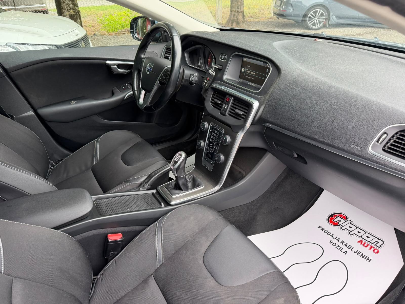 Volvo V40 1.6 D KLIMA - ALU - KAMERA - TEMPOMAT - AUTOKREDIT, fotografija 18