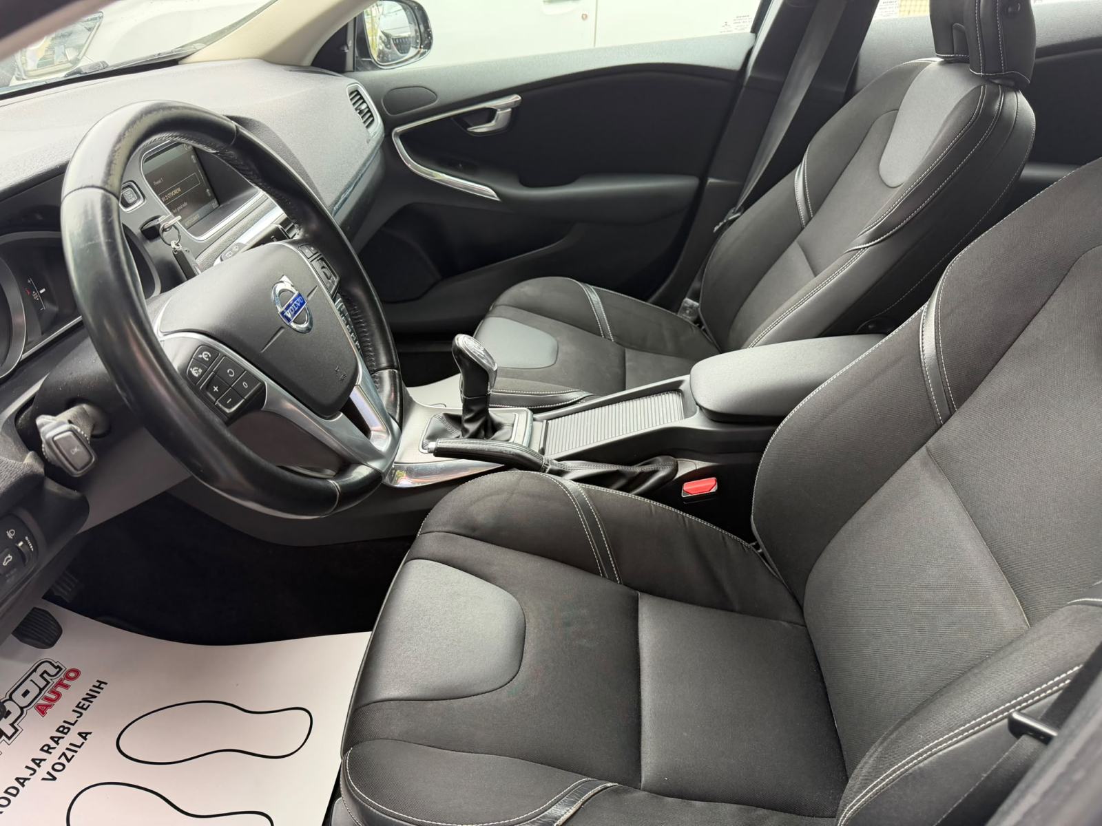Volvo V40 1.6 D KLIMA - ALU - KAMERA - TEMPOMAT - AUTOKREDIT, fotografija 11
