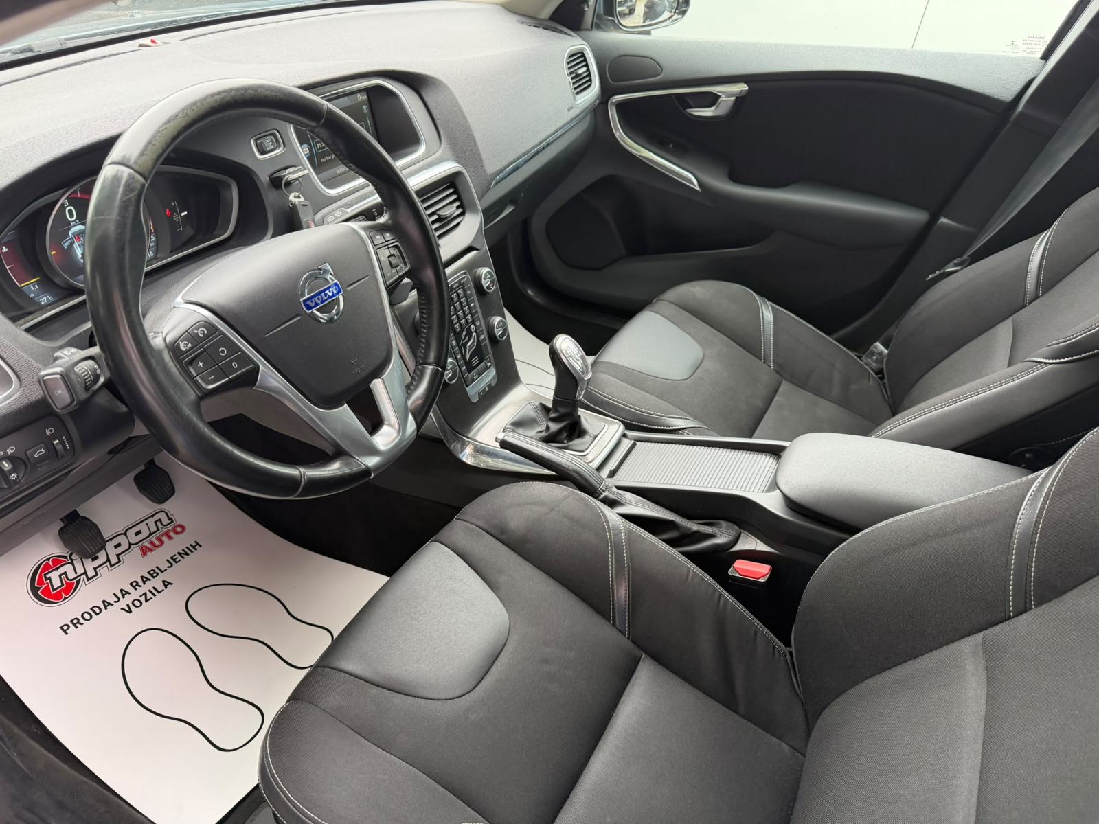 Volvo V40 1.6 D KLIMA - ALU - KAMERA - TEMPOMAT - AUTOKREDIT, fotografija 10