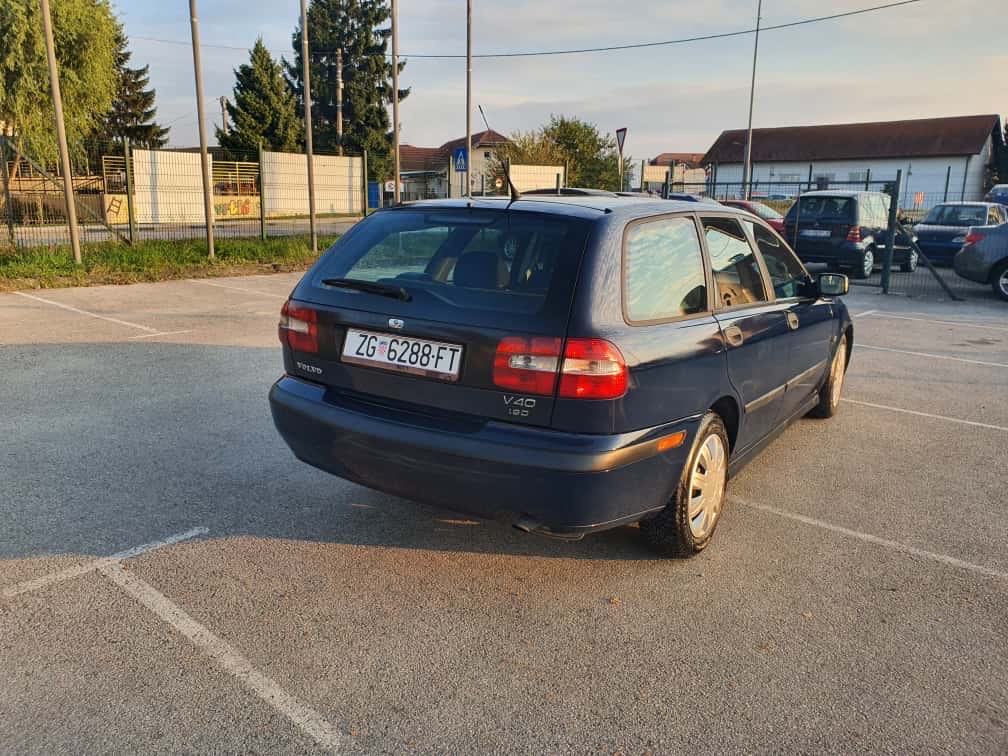 Volvo V40 1.9 D MOTOR U KVARU MOZE U DJELOVIMA, fotografija 2