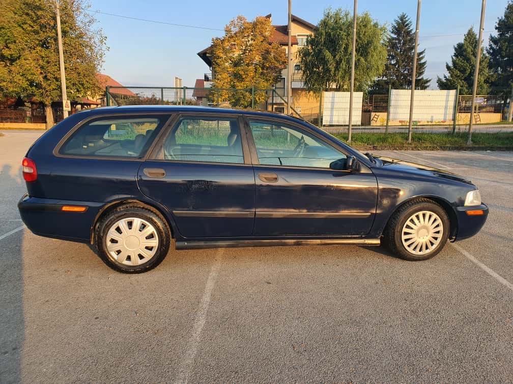 Volvo V40 1.9 D MOTOR U KVARU MOZE U DJELOVIMA, fotografija 5