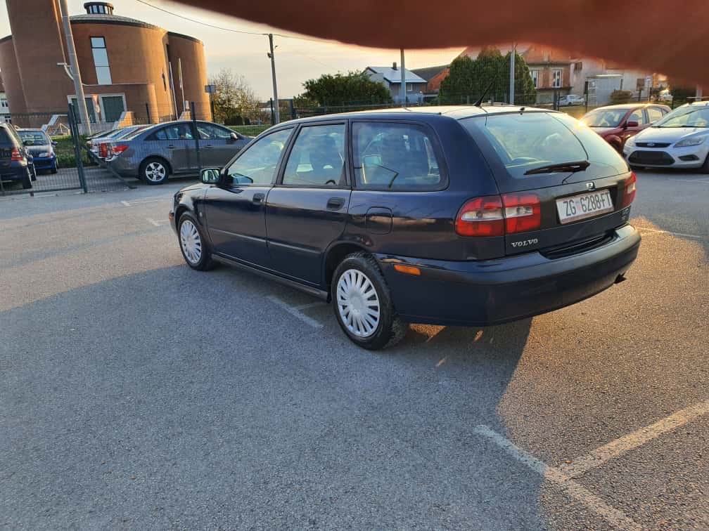 Volvo V40 1.9 D MOTOR U KVARU MOZE U DJELOVIMA, fotografija 8