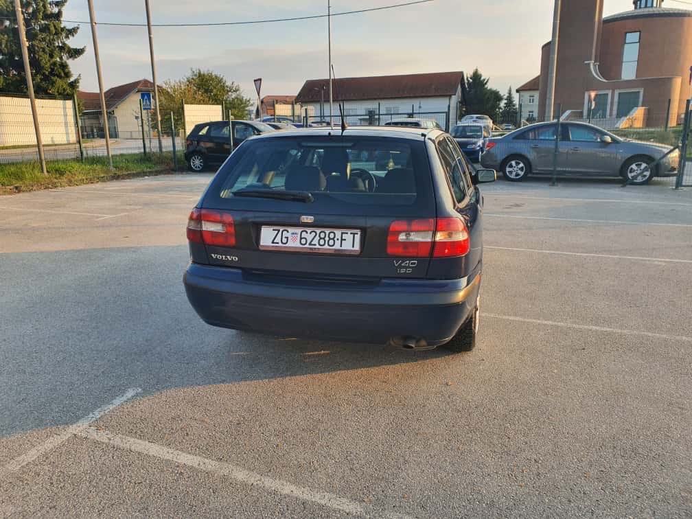 Volvo V40 1.9 D MOTOR U KVARU MOZE U DJELOVIMA, fotografija 13