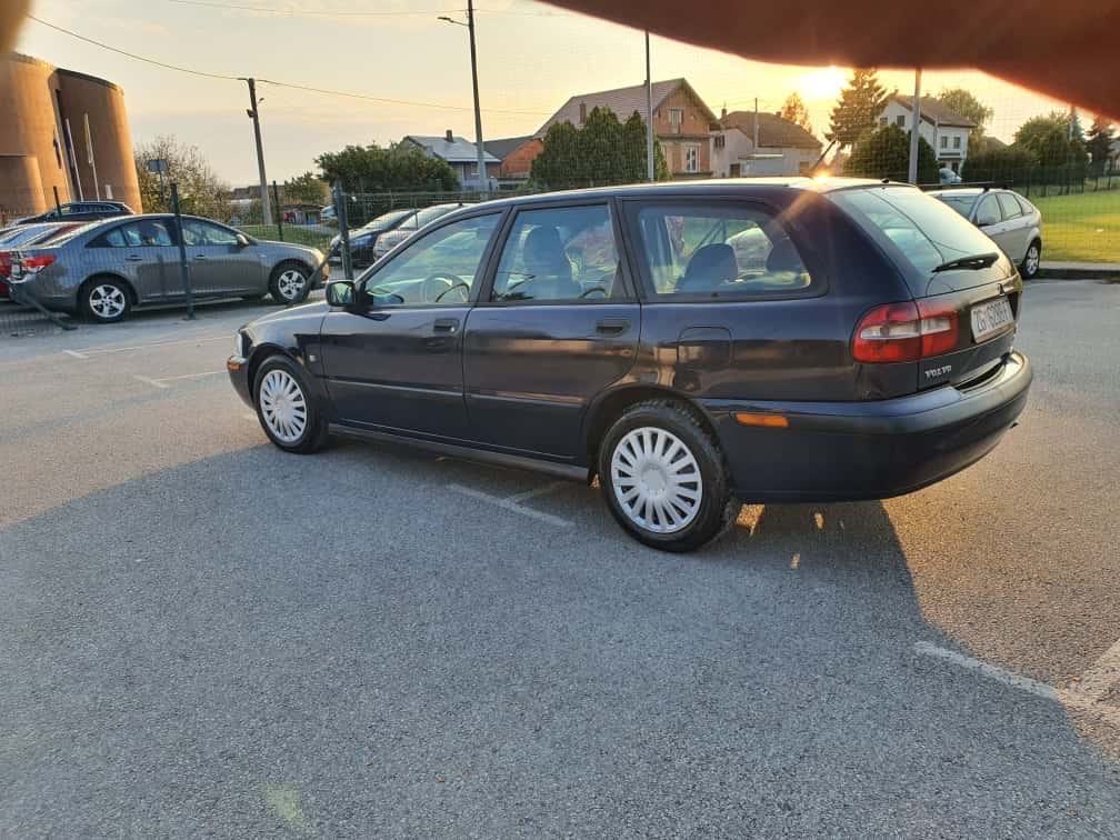Volvo V40 1.9 D MOTOR U KVARU MOZE U DJELOVIMA, fotografija 18