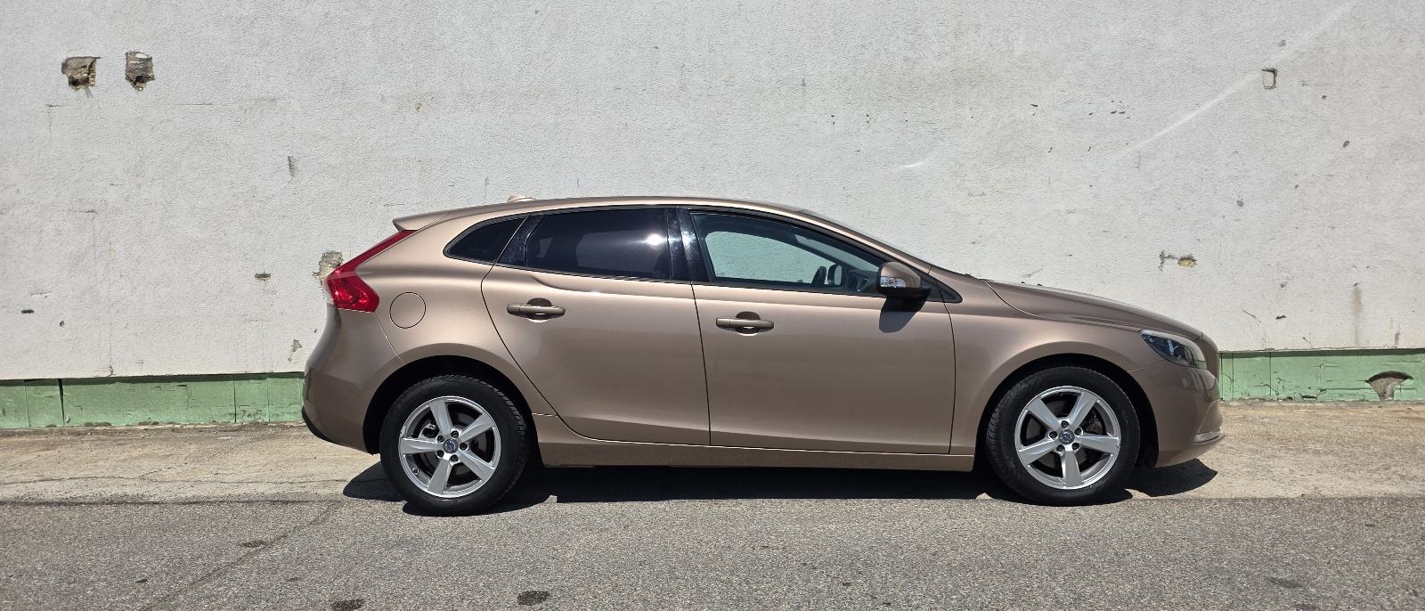 Volvo V40 2.0 D2,NAVI,LED,1-VL,GARANCIJA,NEMA 5%, fotografija 5