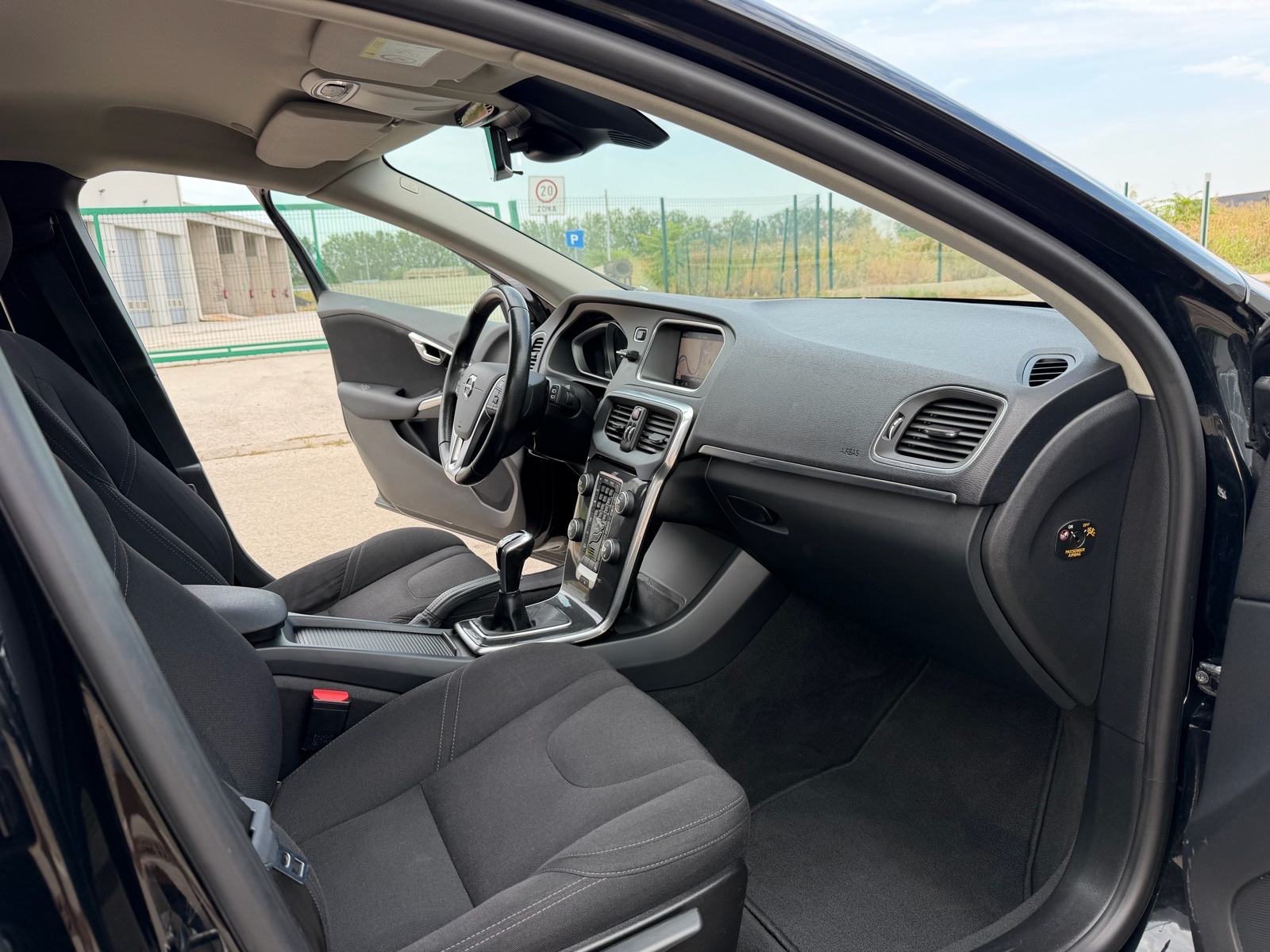 Volvo V40 2.0D, fotografija 11