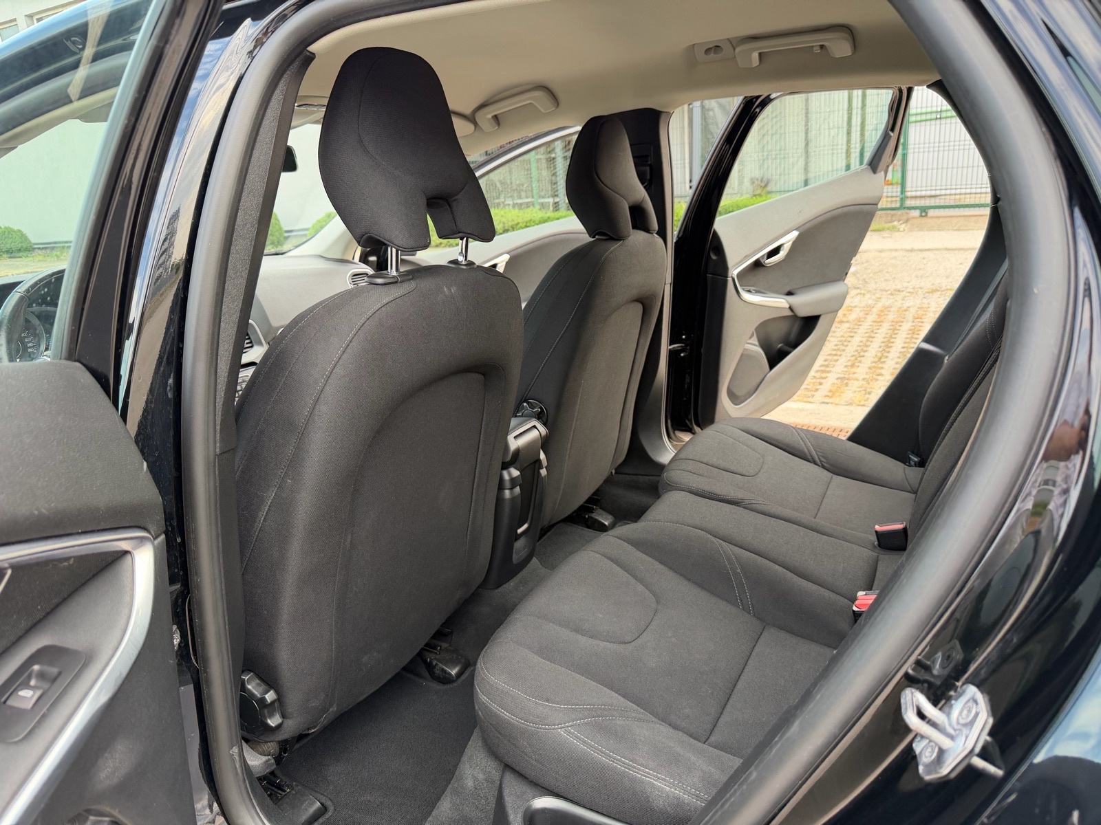 Volvo V40 2.0D, fotografija 12