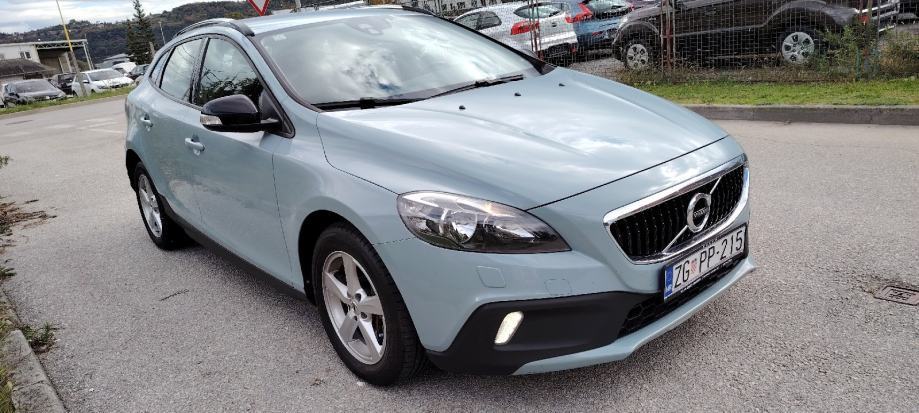 Volvo V40 2,0D, fotografija 2