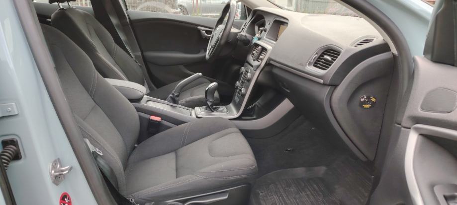 Volvo V40 2,0D, fotografija 5