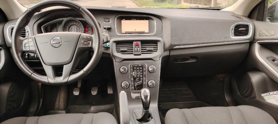 Volvo V40 2,0D, fotografija 8