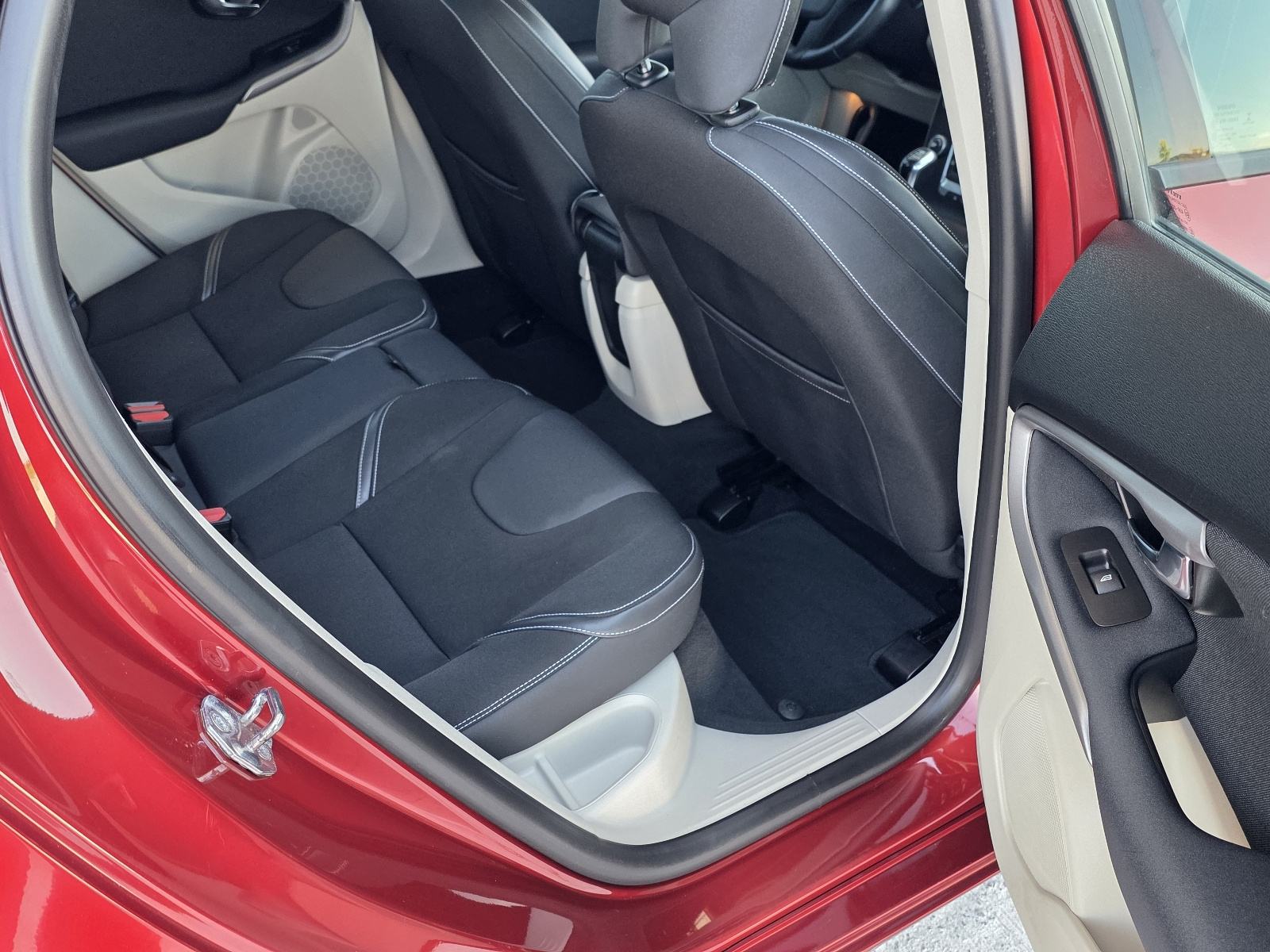 Volvo V40 ALU,NAVI,80 T.K.M, fotografija 10