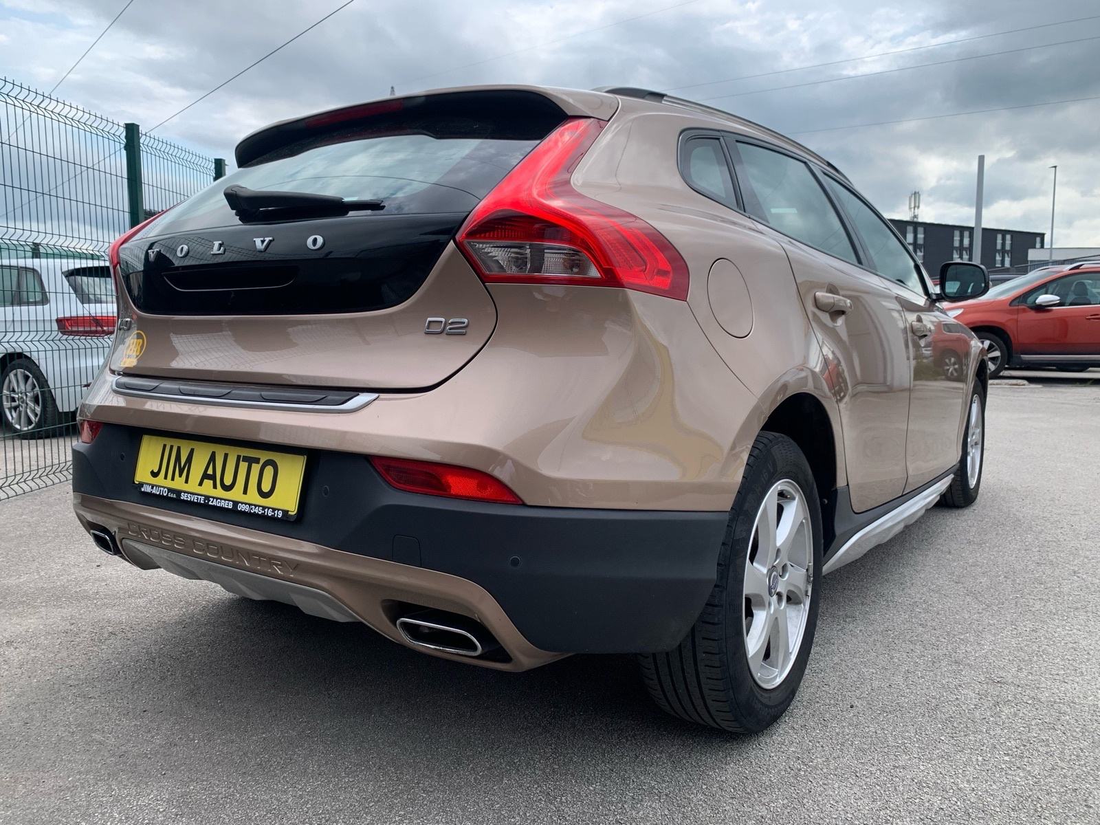 Volvo V40 Cross Country 1,6 d, 115 ks, kao novi, kred. na kartice, fotografija 5