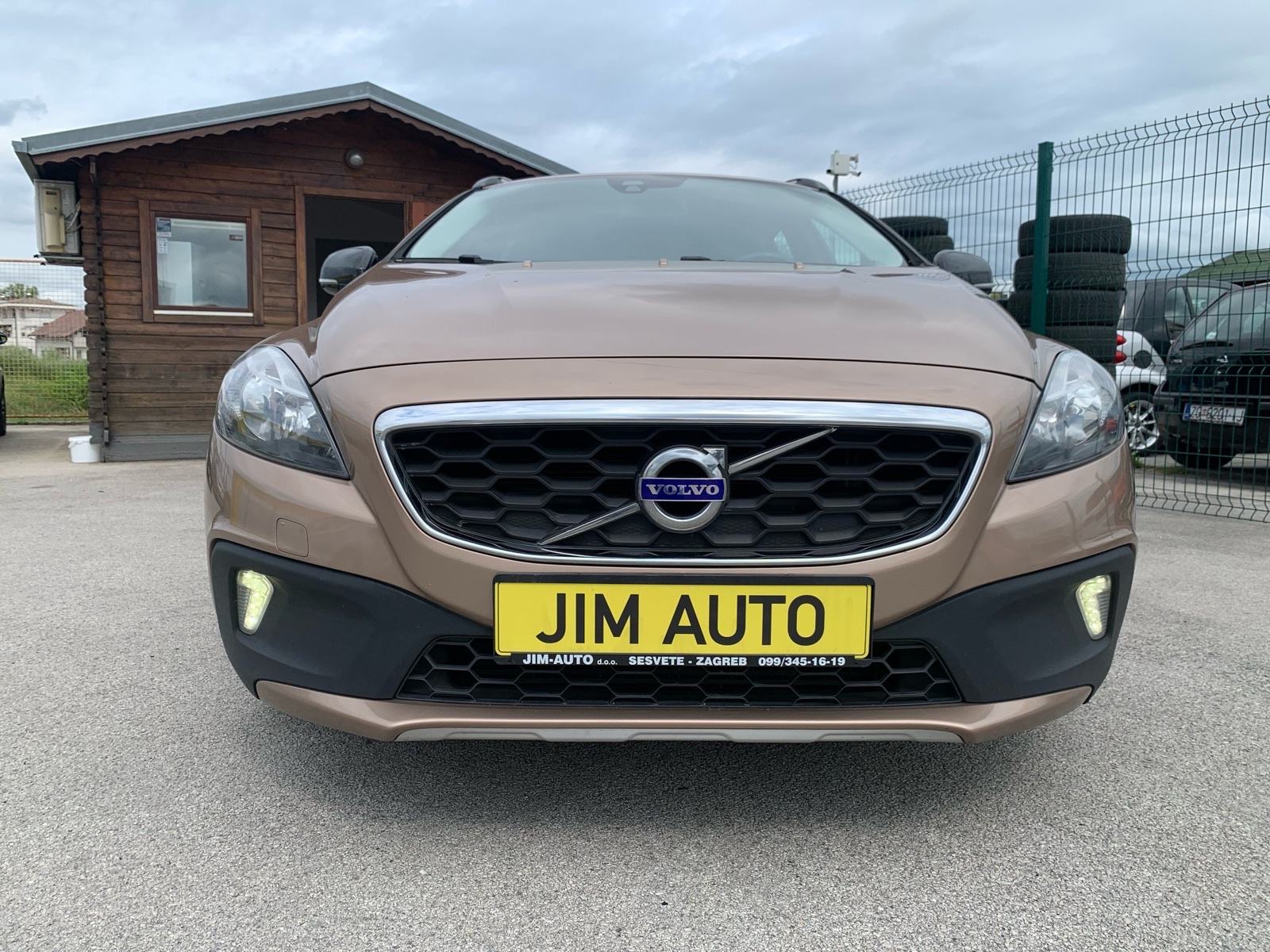 Volvo V40 Cross Country 1,6 d, 115 ks, kao novi, kred. na kartice, fotografija 2