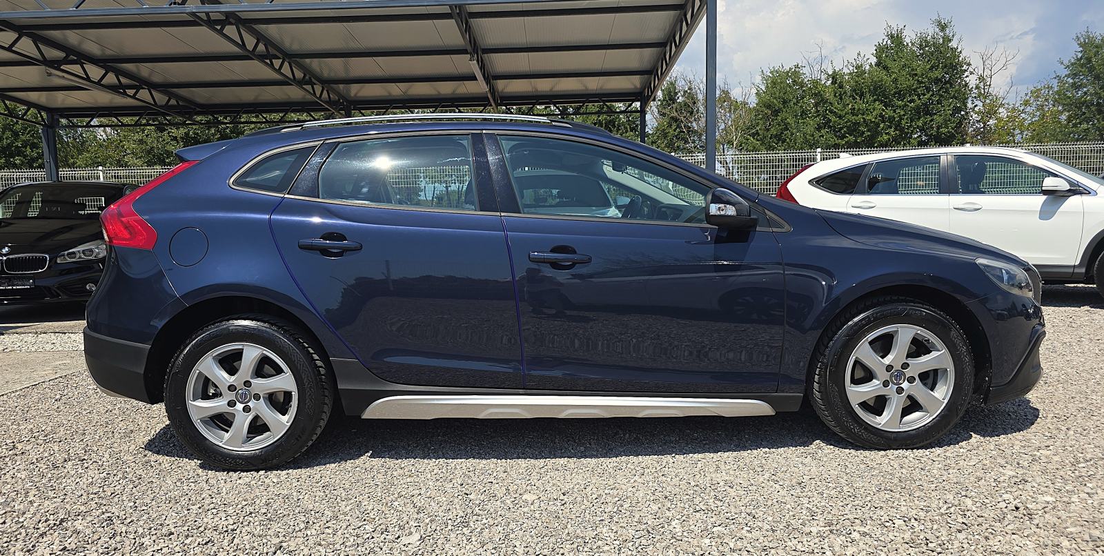 Volvo V40 Cross Country D2 Servisna, veliki servis nove gume ODLIČAN !, fotografija 6