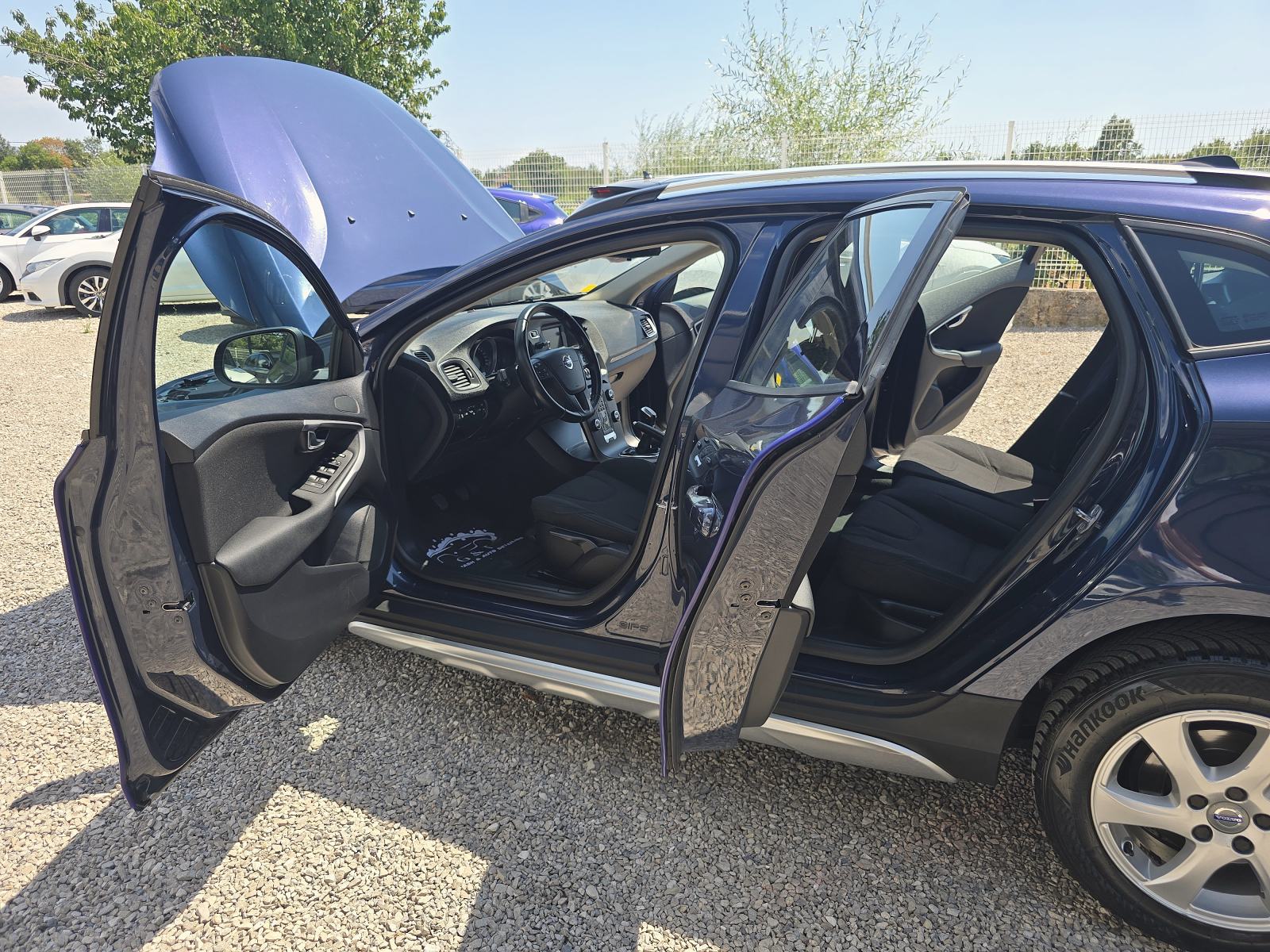 Volvo V40 Cross Country D2 Servisna, veliki servis nove gume ODLIČAN !, fotografija 10