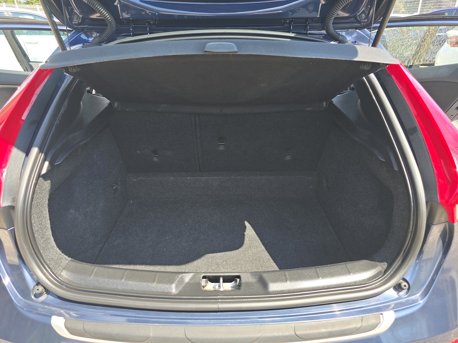 Volvo V40 Cross Country D2 Servisna, veliki servis nove gume ODLIČAN !, fotografija 11