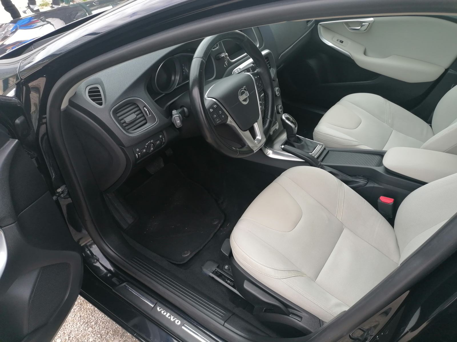 Volvo V40 D2 1.6 D, fotografija 8