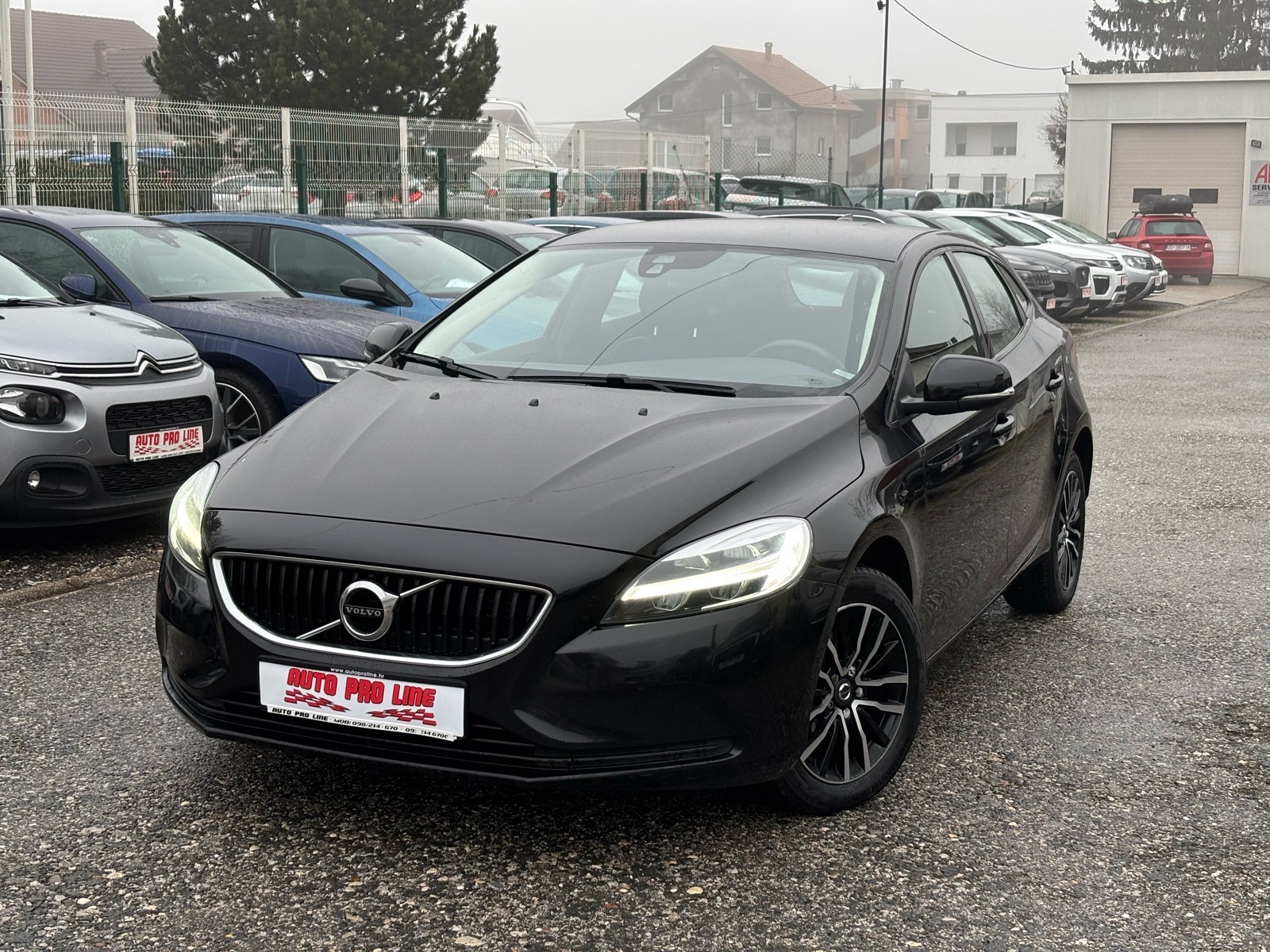 Volvo V40 D2 2.0d 88kw, 125.000km, 2019g, **AKCIJA**, fotografija 2