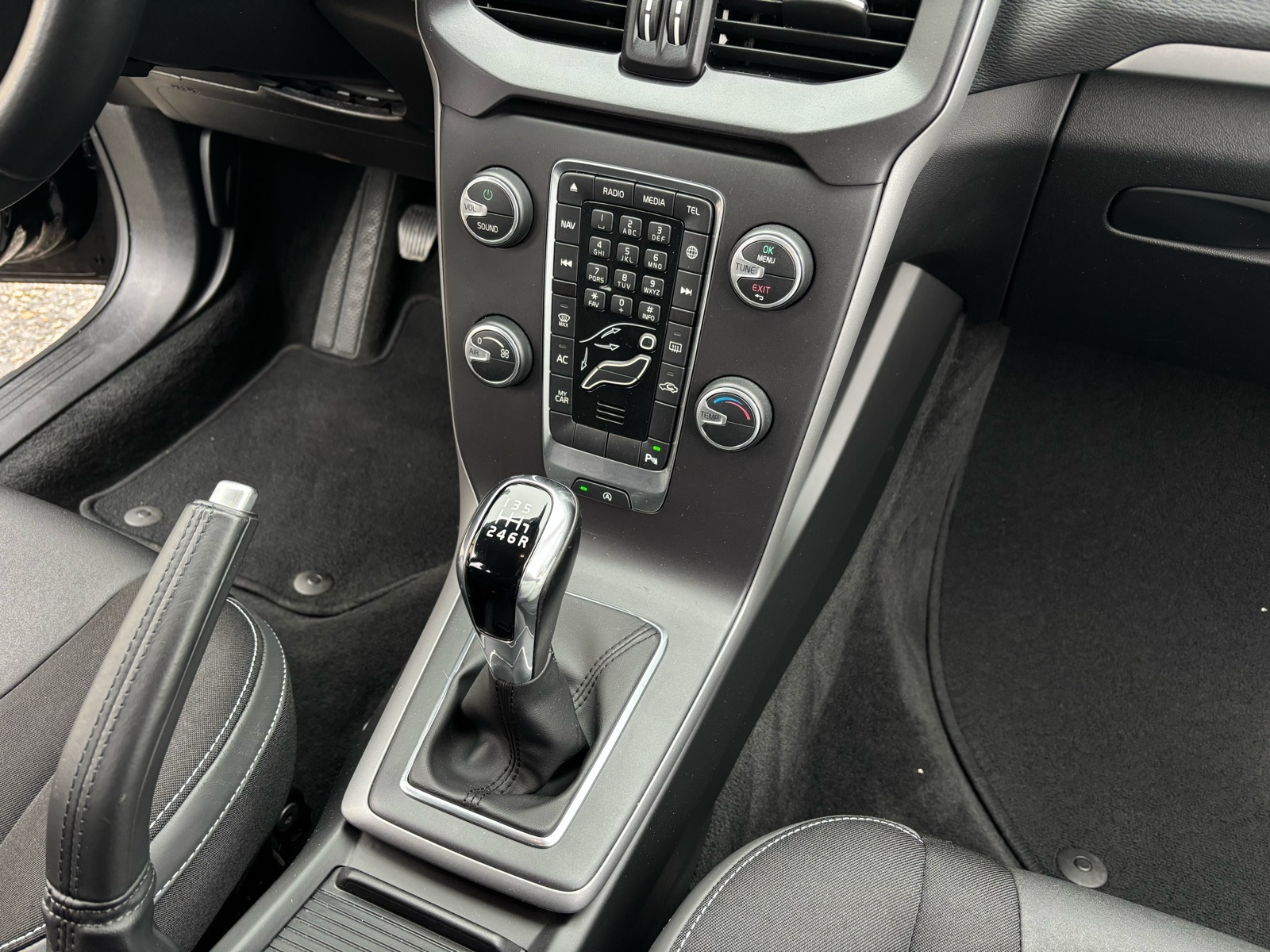 Volvo V40 D2 2.0d 88kw, 125.000km, 2019g, **AKCIJA**, fotografija 17