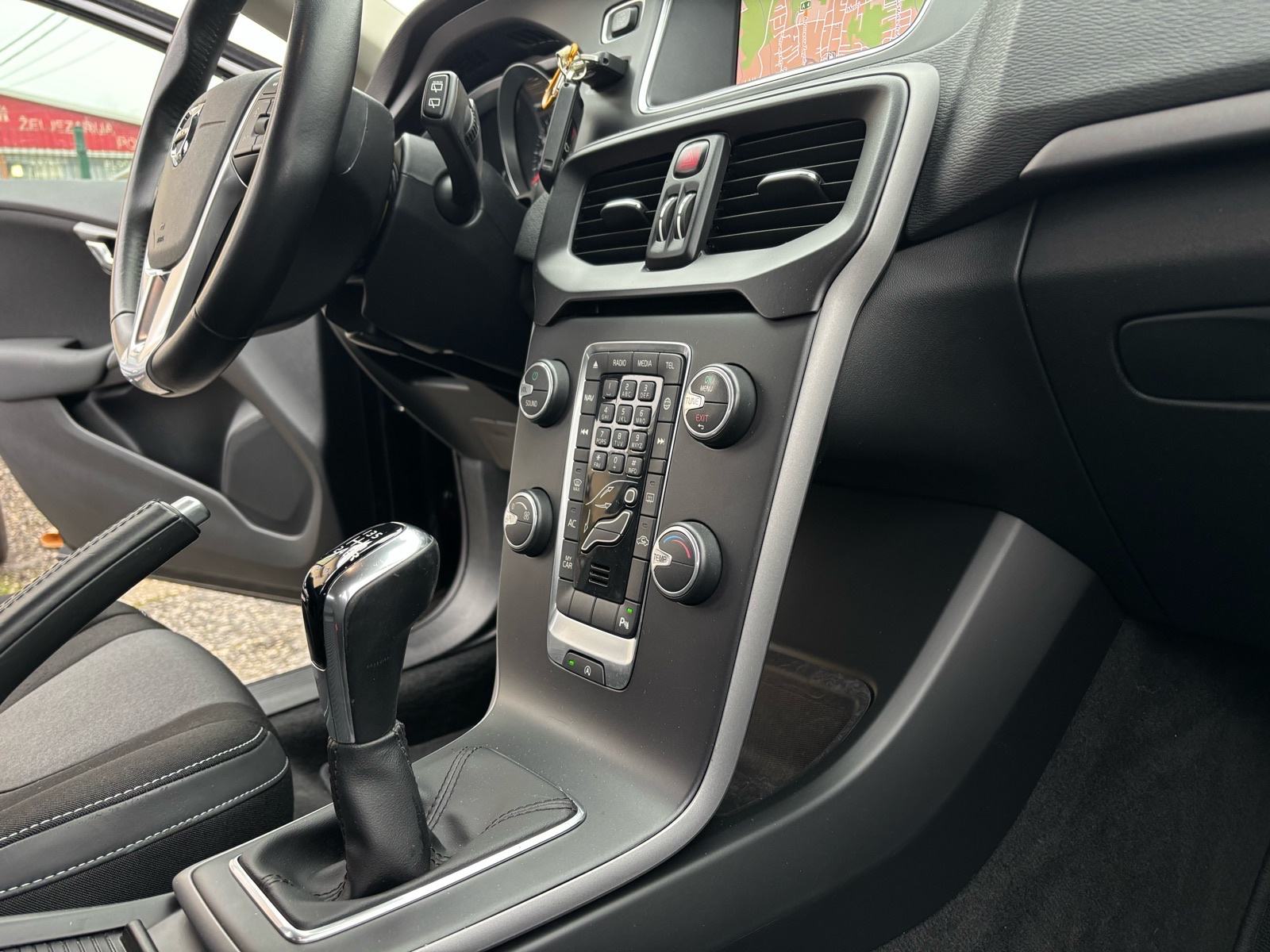 Volvo V40 D2 2.0d 88kw, 125.000km, 2019g, **AKCIJA**, fotografija 18