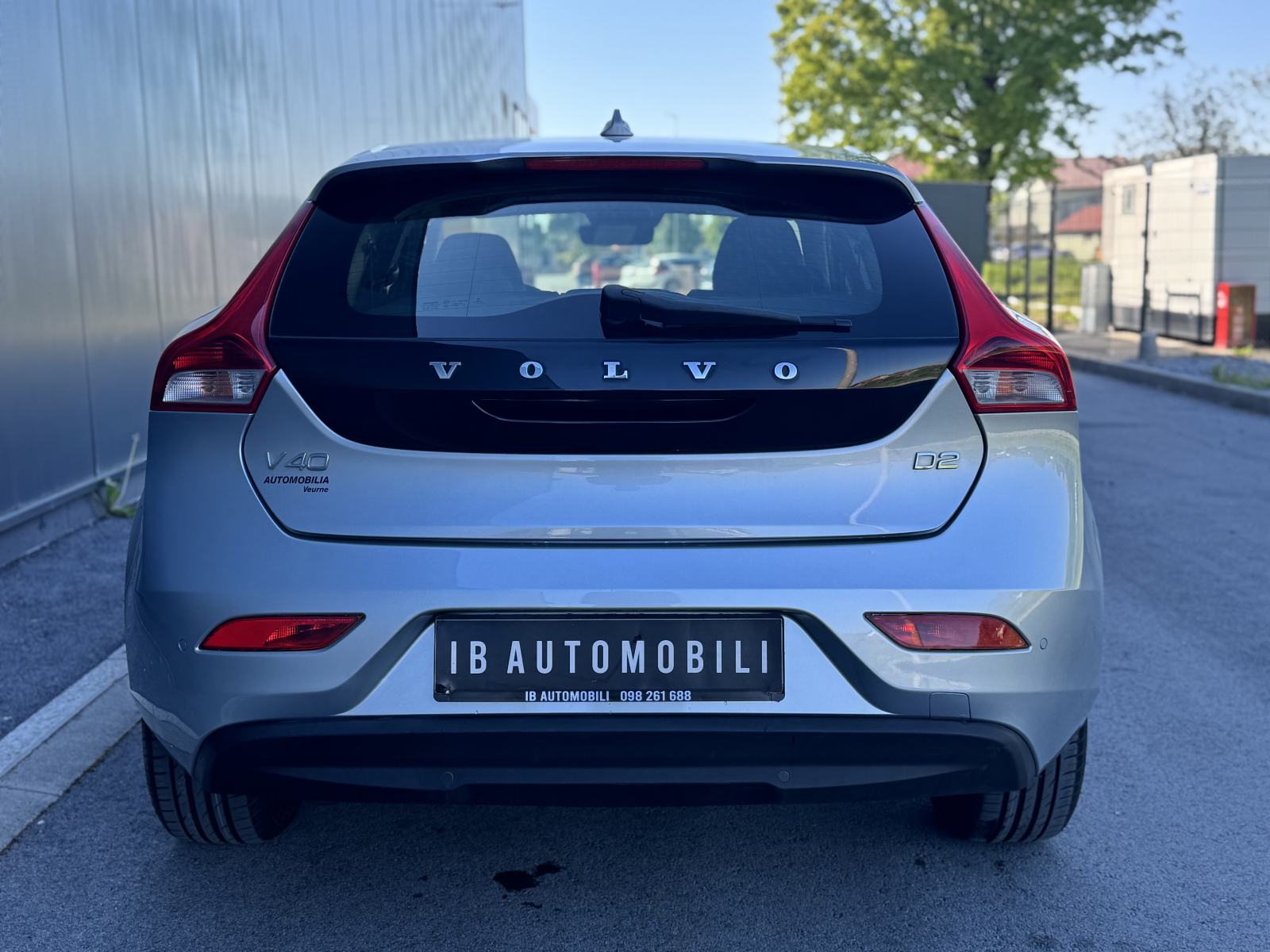 Volvo V40 D2 2.0 - 1. Vl.•Veliki servis•Nove gume•ODLIČNO STANJE!, fotografija 6