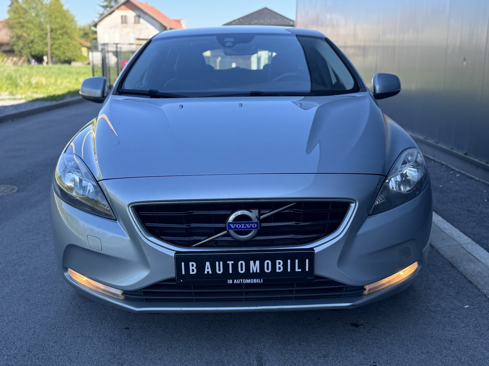 Volvo V40 D2 2.0 - 1. Vl.•Veliki servis•Nove gume•ODLIČNO STANJE!, fotografija 3