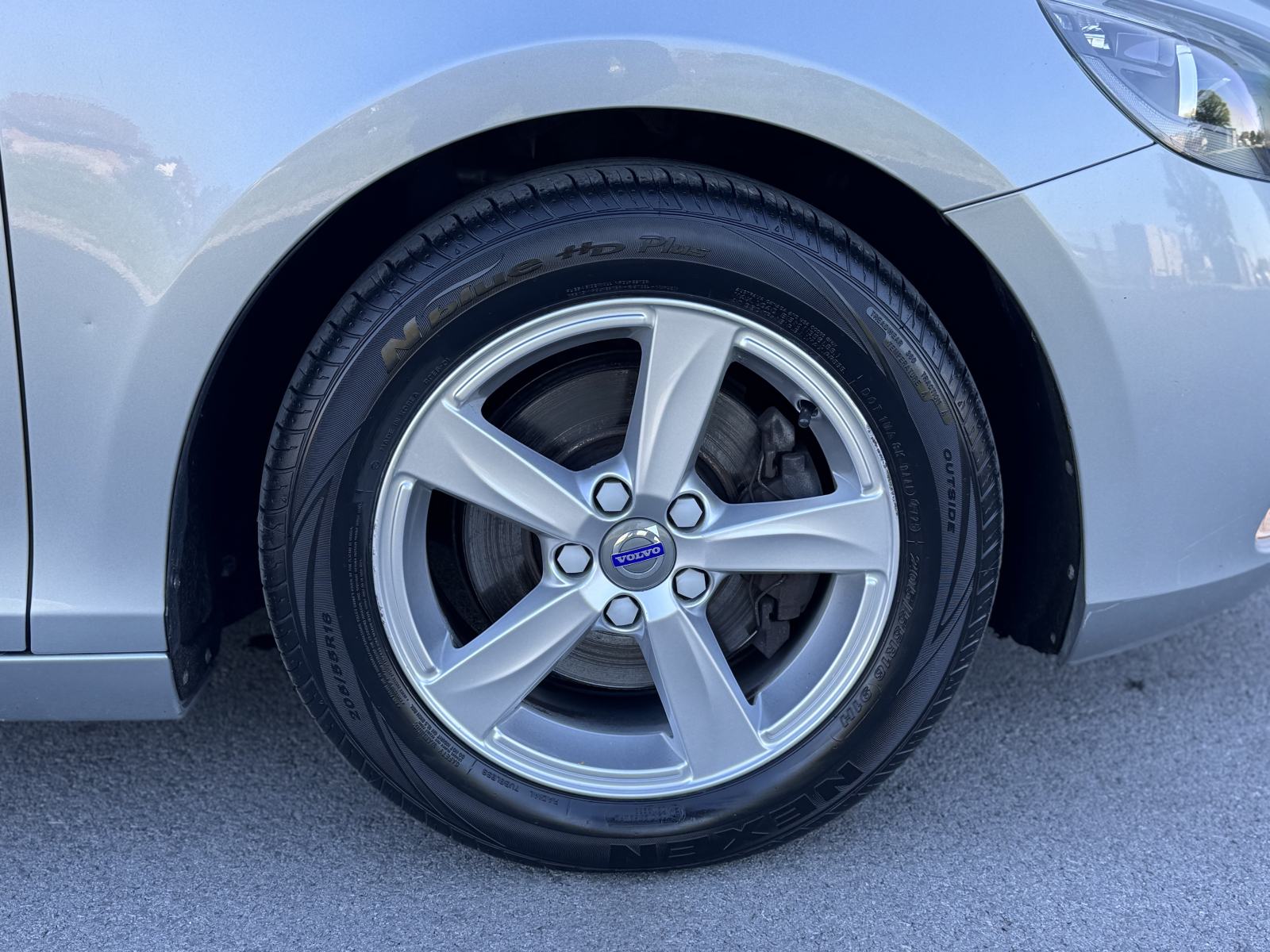 Volvo V40 D2 2.0 - 1. Vl.•Veliki servis•Nove gume•ODLIČNO STANJE!, fotografija 7