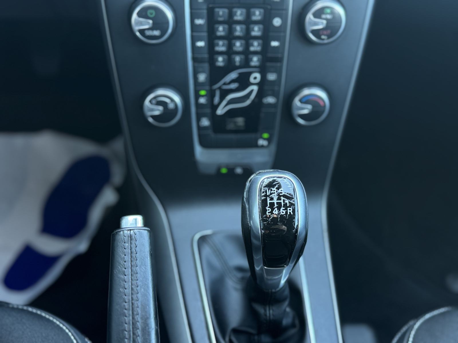 Volvo V40 D2 2.0 - 1. Vl.•Veliki servis•Nove gume•ODLIČNO STANJE!, fotografija 19