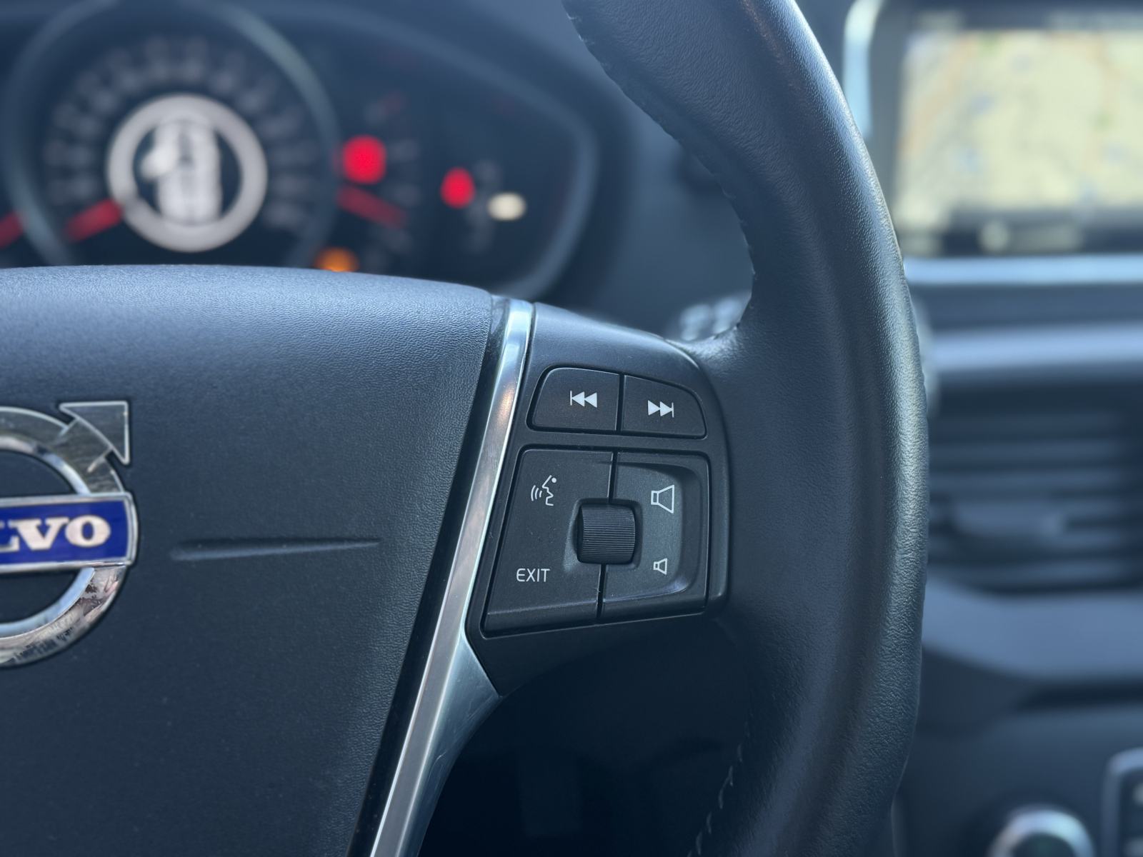 Volvo V40 D2 2.0 - 1. Vl.•Veliki servis•Nove gume•ODLIČNO STANJE!, fotografija 18