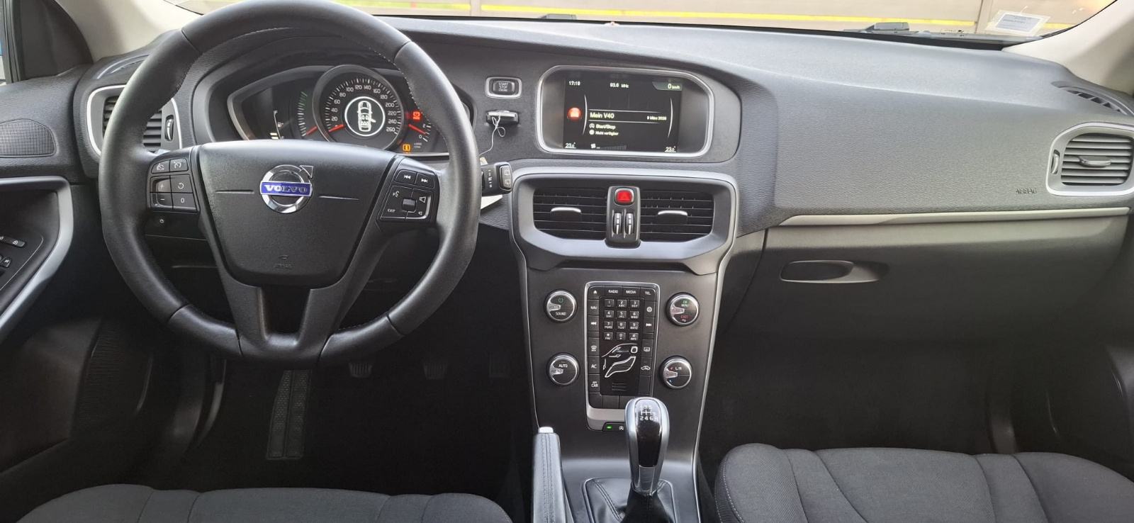 Volvo V40 D2..TOP STANJE, fotografija 7