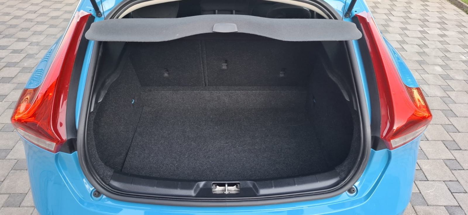 Volvo V40 D2..TOP STANJE, fotografija 9