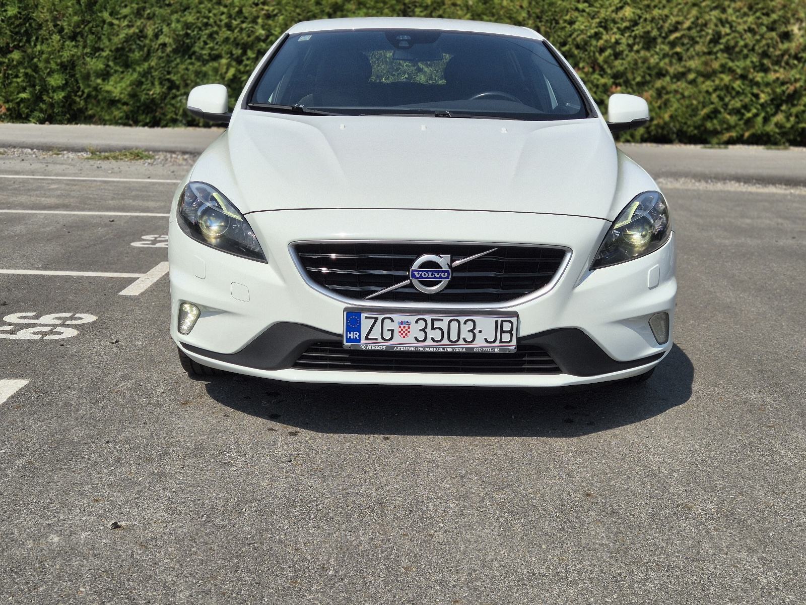 Volvo V40 D2 R-Design, fotografija 7