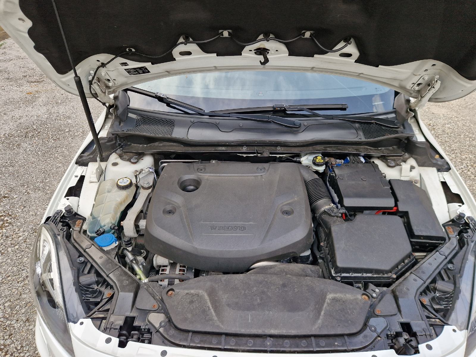 Volvo V40 D2 R-Design, fotografija 14