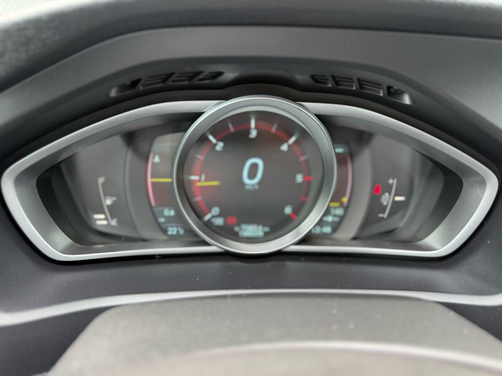 Volvo V40 D2 * REG DO 03/27 * ALU 16 *, fotografija 11