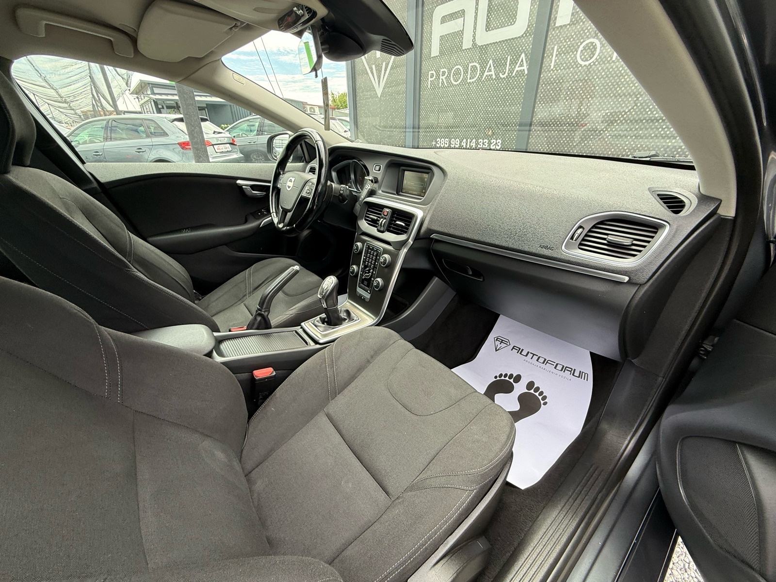 Volvo V40 D2 * REG DO 03/27 * ALU 16 *, fotografija 13