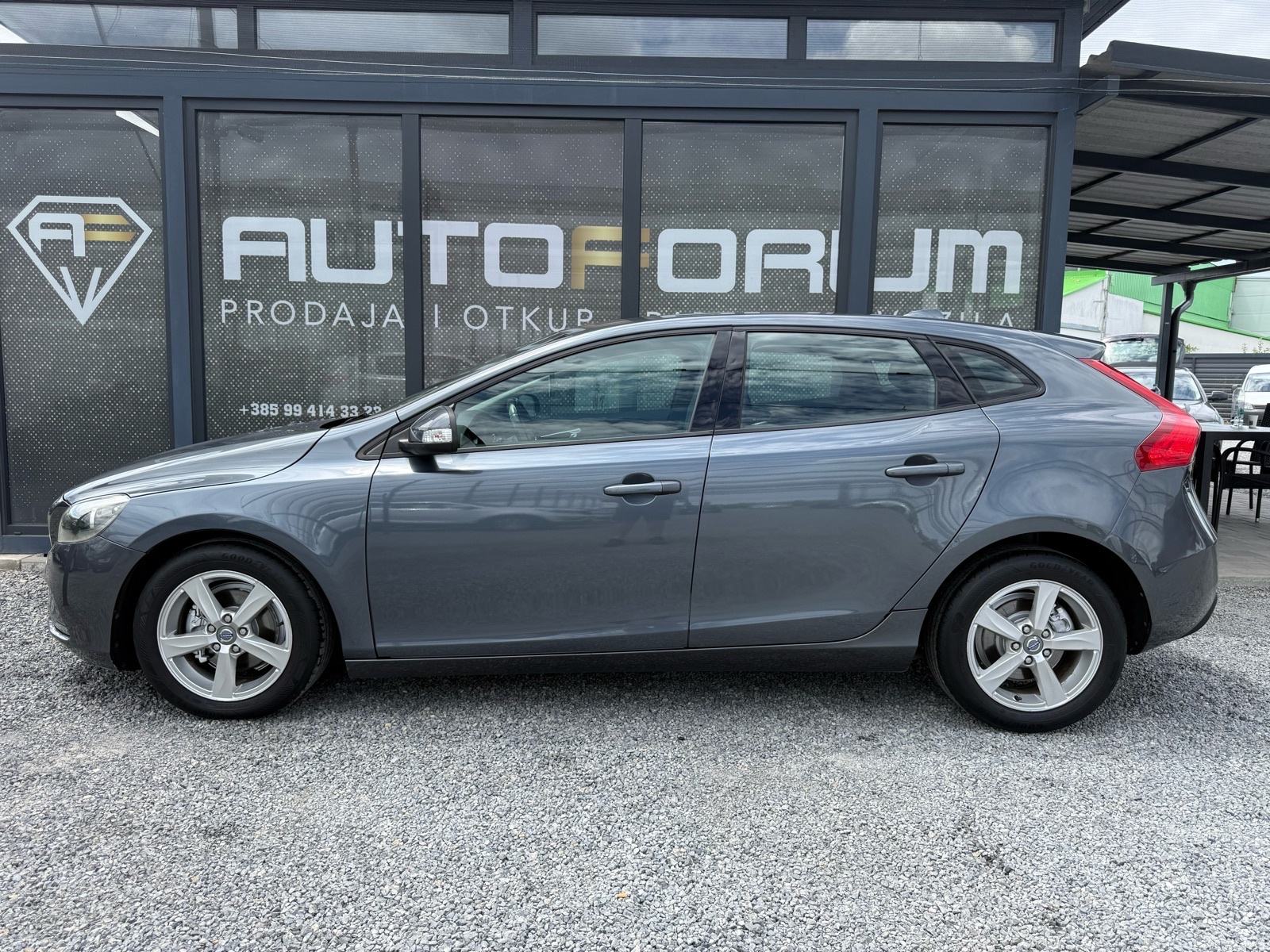 Volvo V40 D2 * REG DO 03/27 * ALU 16 *, fotografija 4