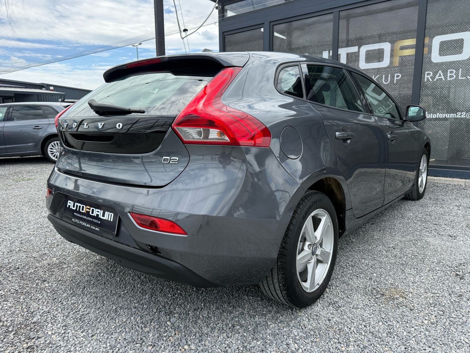 Volvo V40 D2 * REG DO 03/27 * ALU 16 *, fotografija 8