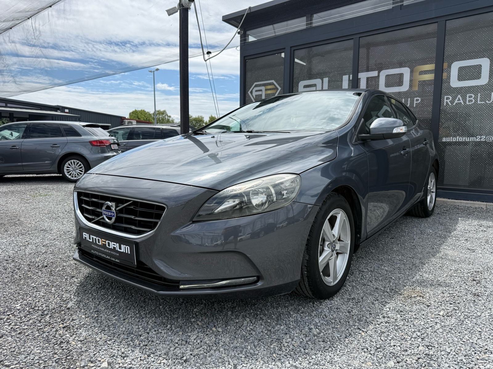 Volvo V40 D2 * REG DO 03/27 * ALU 16 *, fotografija 3